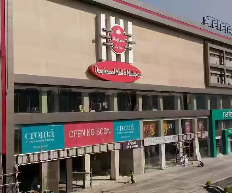 deepkamal-mall-sarthana-surat-malls-mk1u8rfdok